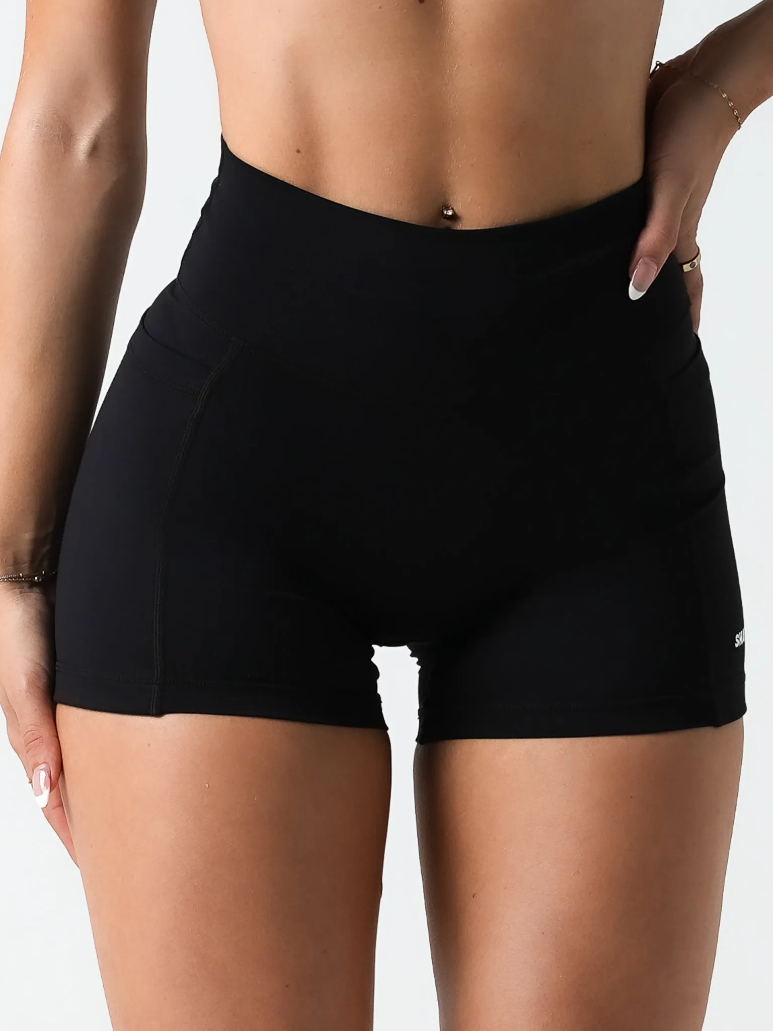 Base 4" Pocket Scrunch Shorts