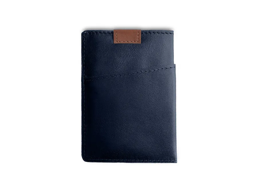 DAVEK CARDSLEEVE with pull tab for easy card access - NAVY