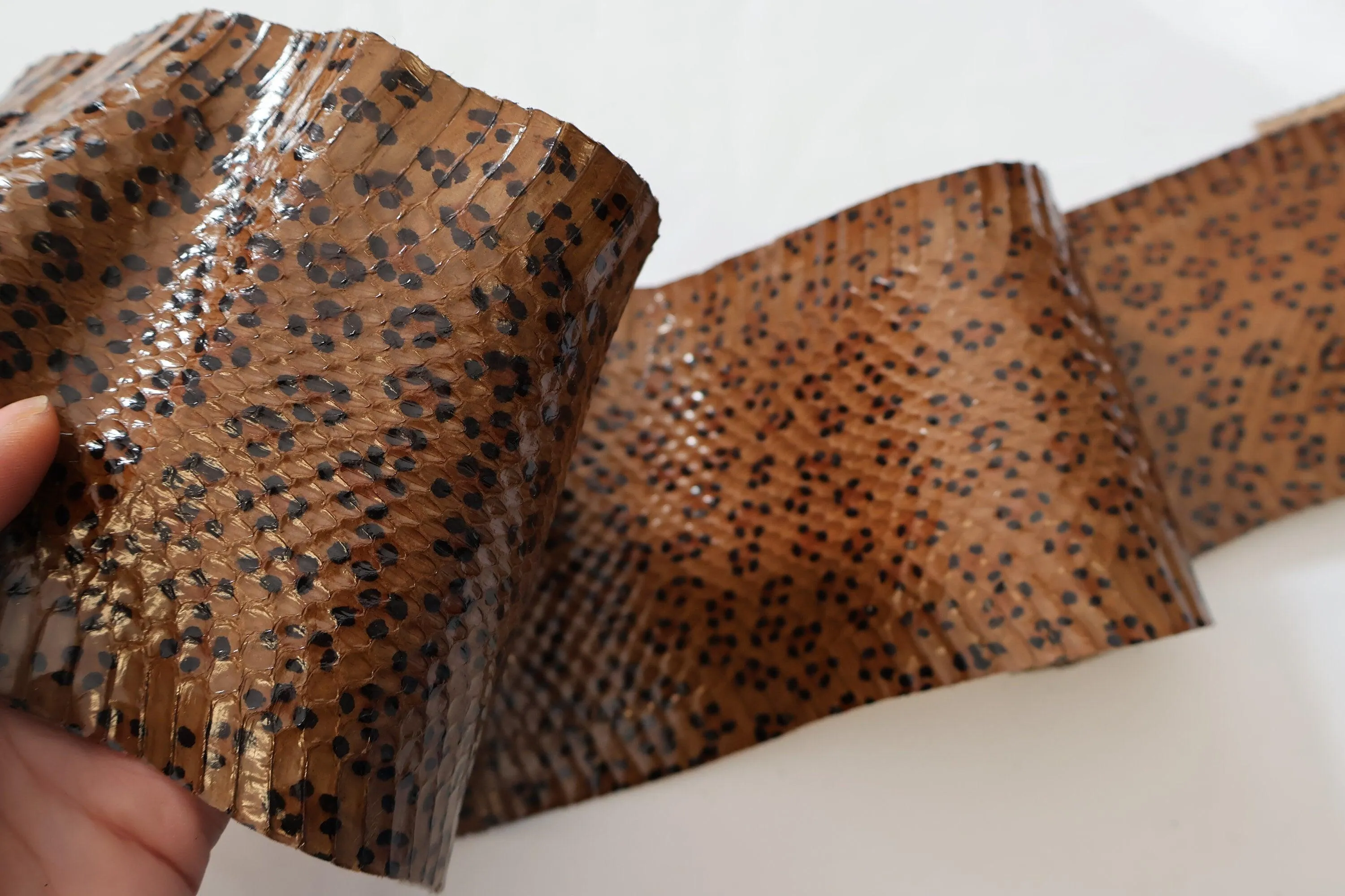 Genuine snakeskins. Real snake leather hide, thin and glossy, thickness 0,3mm(1 oz)