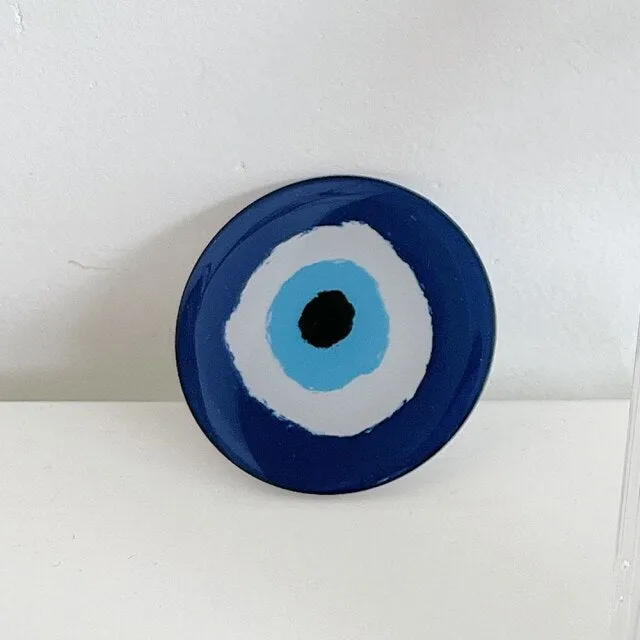 iphone case with eye holder