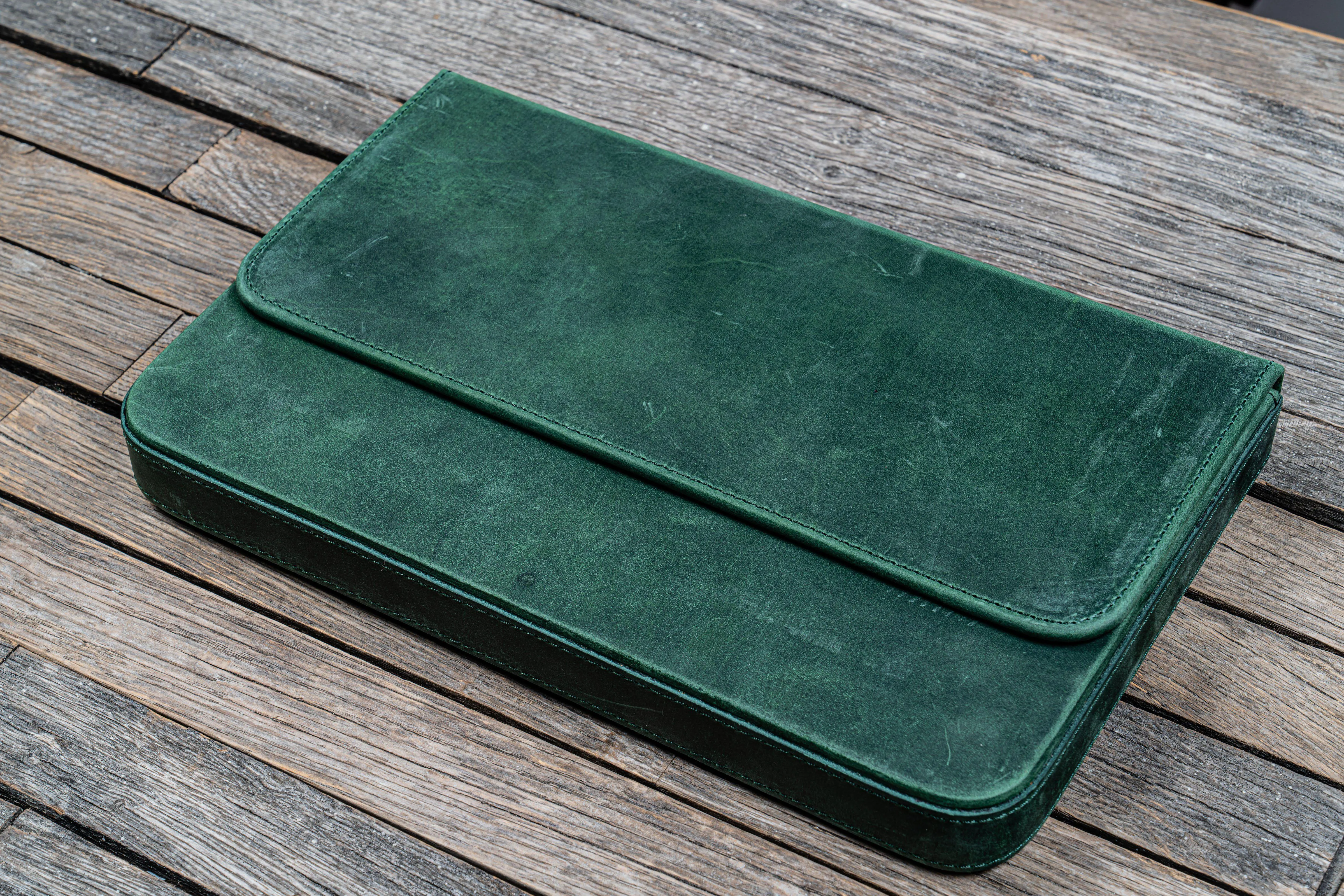 Leather Magnum Opus 12 Slots Hard Pen Case with Removable Pen Tray - Crazy Horse Forest Green