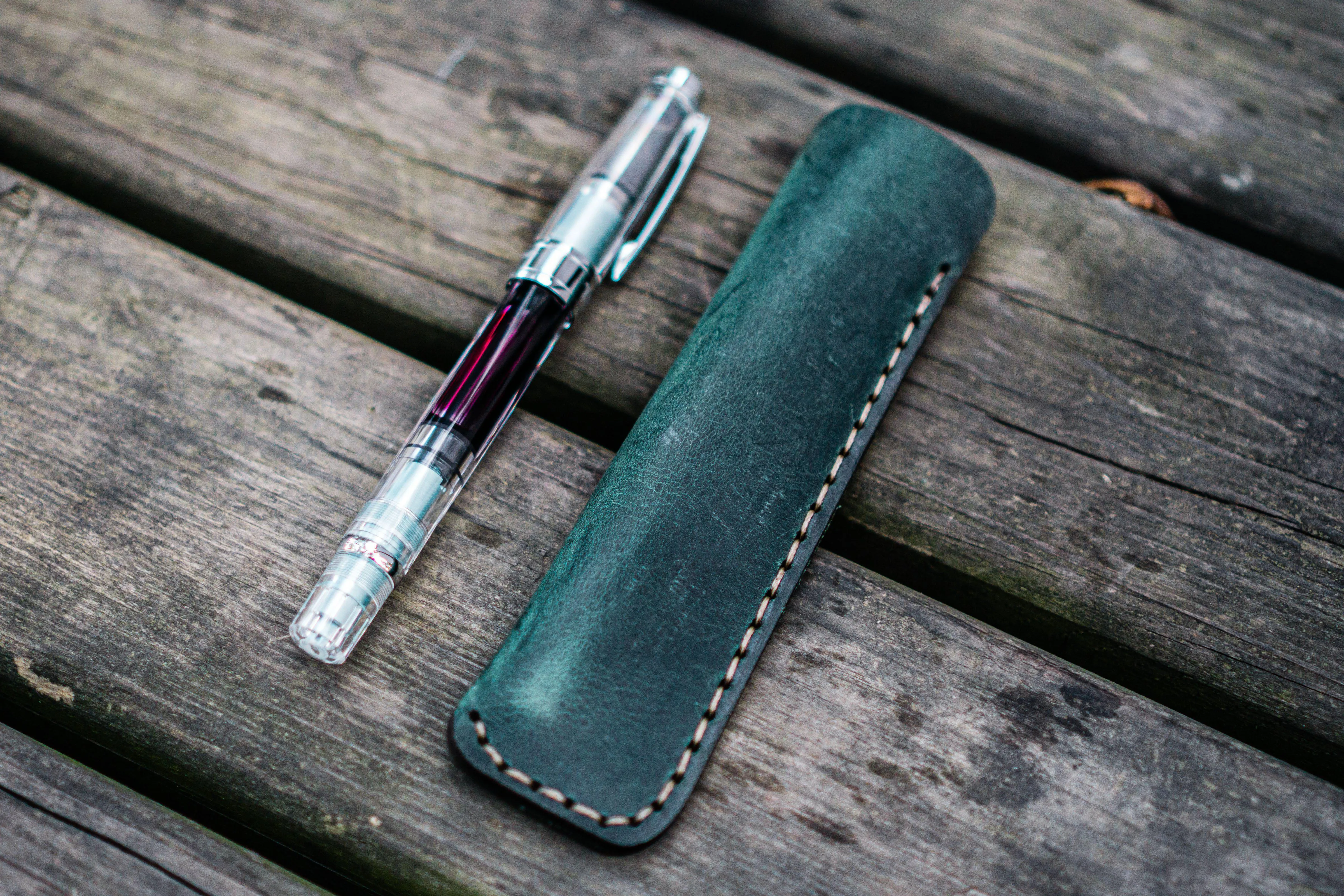 Leather Single Fountain Pen Case / Pen Pouch - Crazy Horse Forest Green