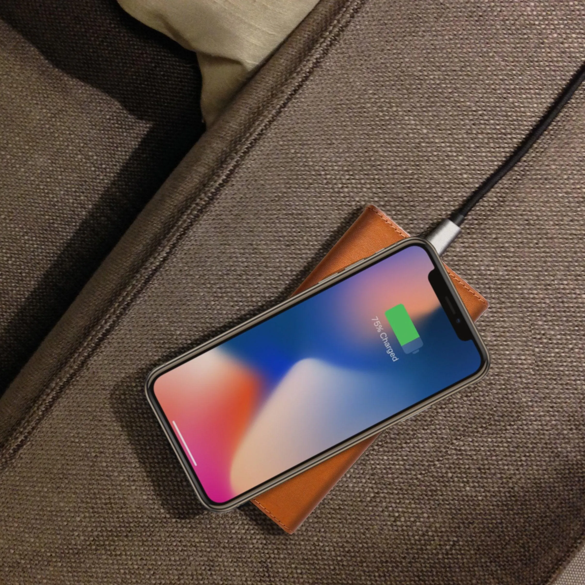 限量買ㄧ送ㄧ！LeatherDock 真皮無線充電板(qi) 支援 iPhone 15 至 iPhone X 系列