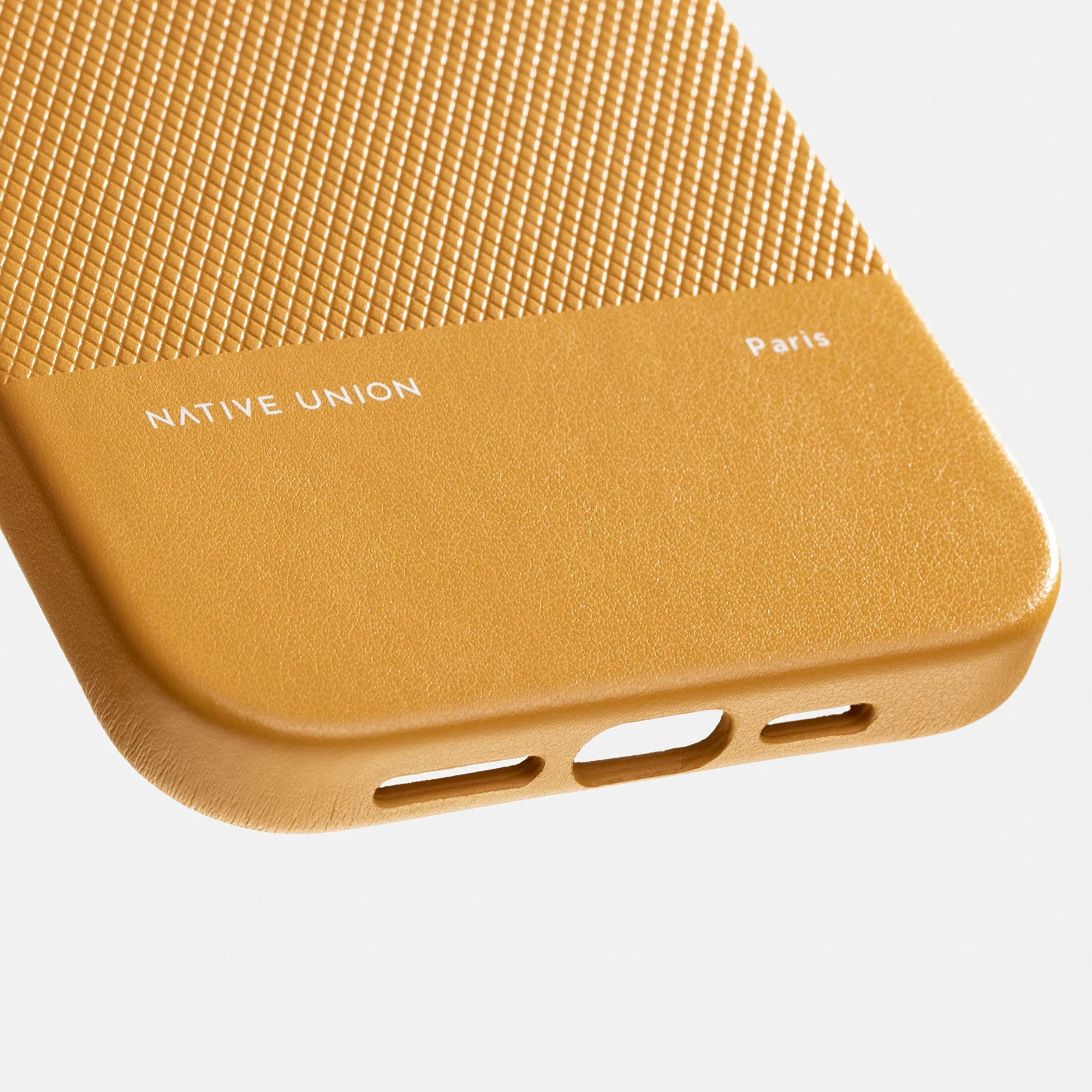 (Re)Classic Case for iPhone 15