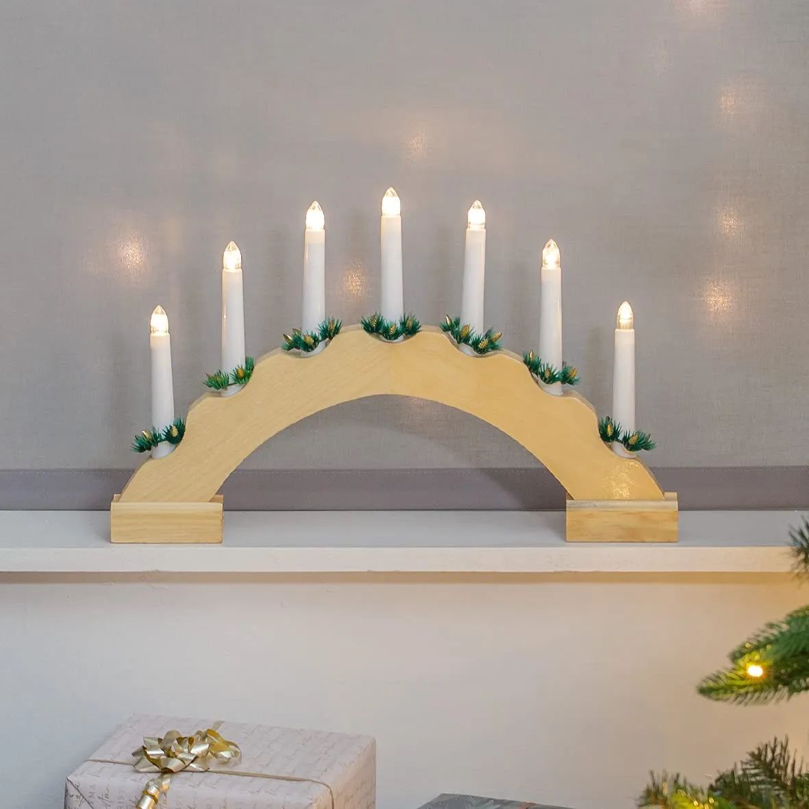 The Christmas Workshop 70859 Wooden Arched Christmas Candle Bridge / Pine Wood Finish / 7 Warm White LED Lights / Christmas Lights & Decorations / 44cm x 27cm x 4.5cm / Battery Powered